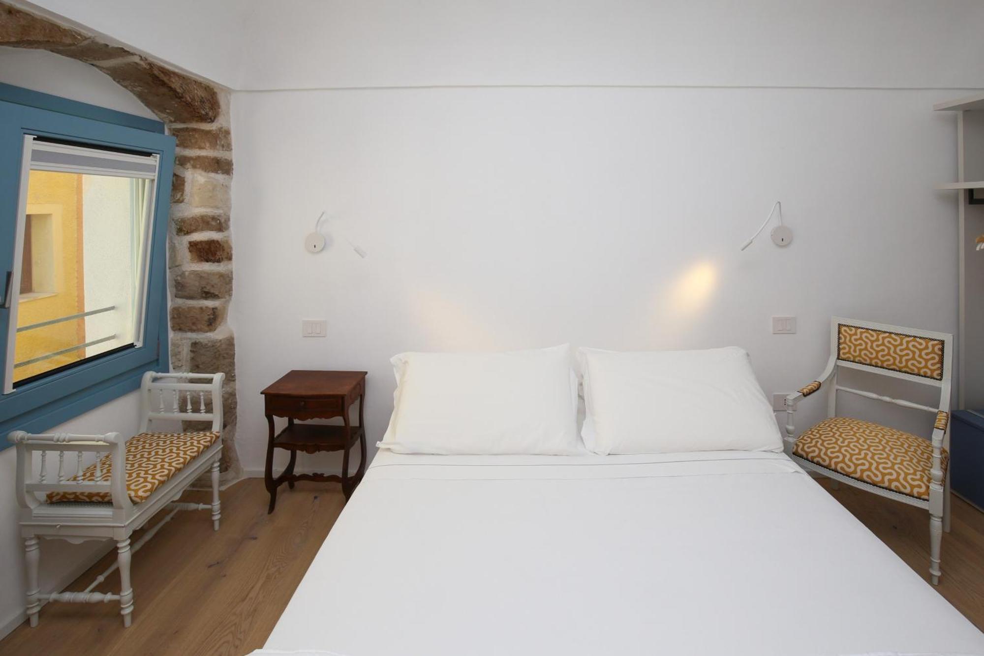 B&B Domos Mi & Ro Castelsardo Bagian luar foto